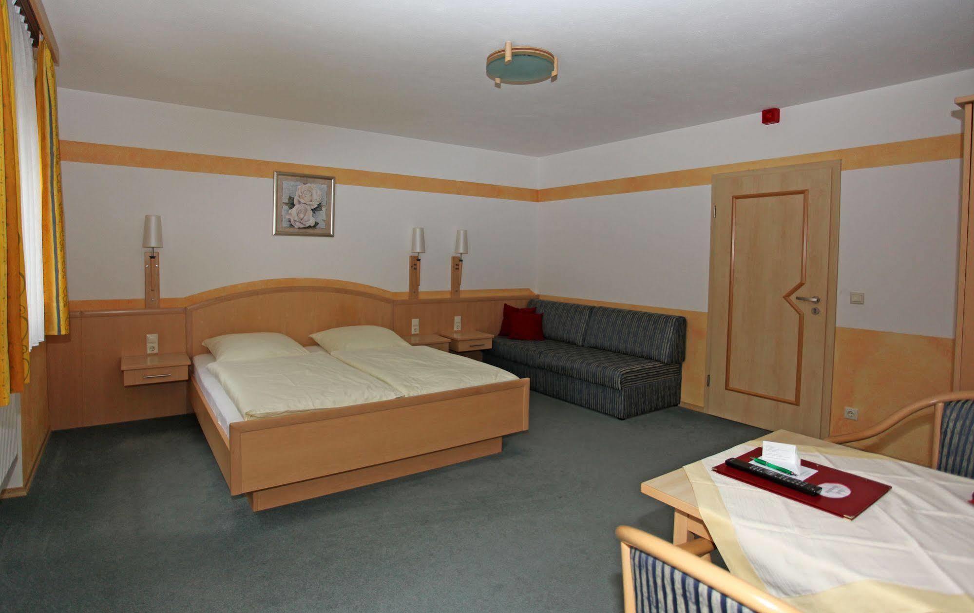 Hotel Garni Hopfengold Wolnzach Exteriér fotografie